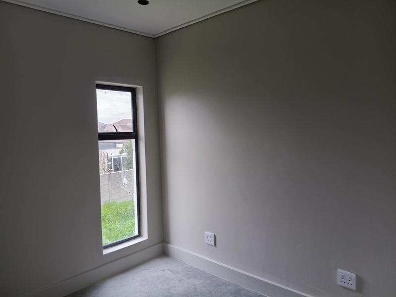 To Let 3 Bedroom Property for Rent in Uitzicht Western Cape